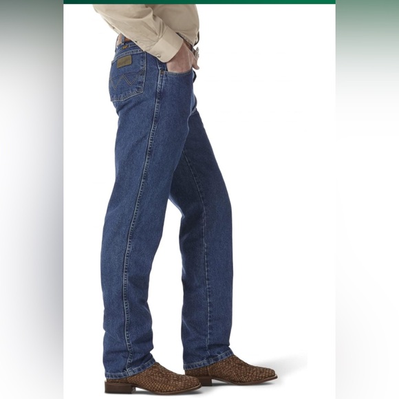 Wrangler Other - Wrangler Men's Relaxed Fit Blue Jeans
